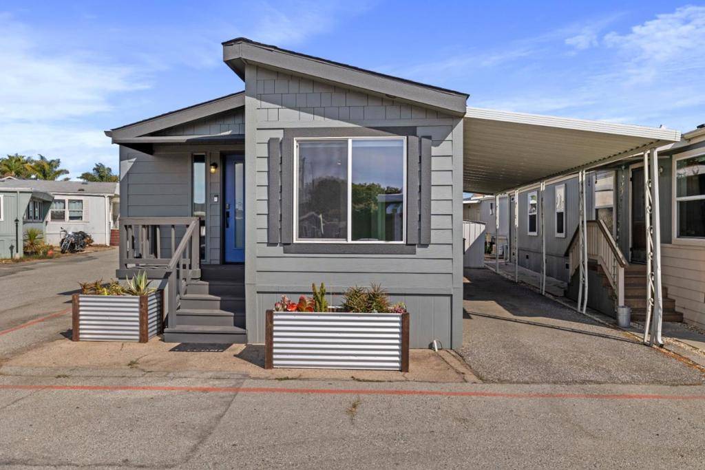 Santa Cruz, CA 95062,925 38th AVE