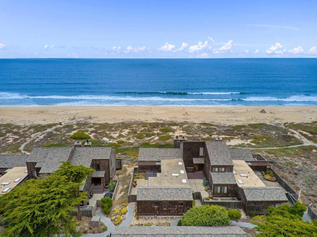 Moss Landing, CA 95039,222 Monterey Dunes WAY