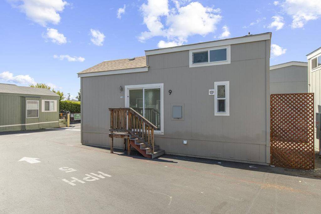 San Leandro, CA 94577,1468 Grand Avenue