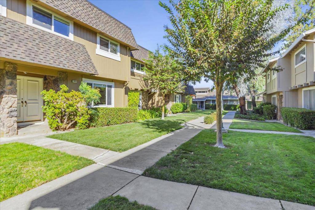 Cupertino, CA 95014,10028 Dove Oak CT