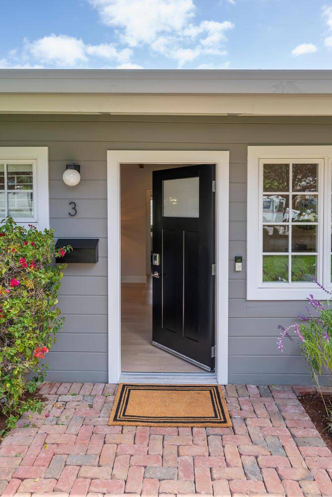 Redwood City, CA 94062,3 Circle RD