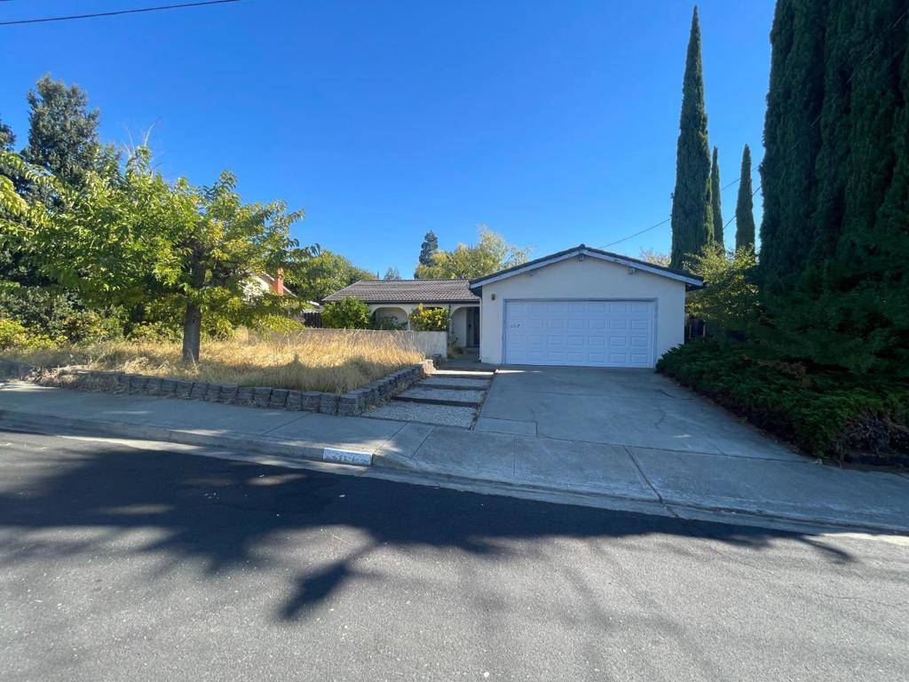 Martinez, CA 94553,2127 Trinity PL