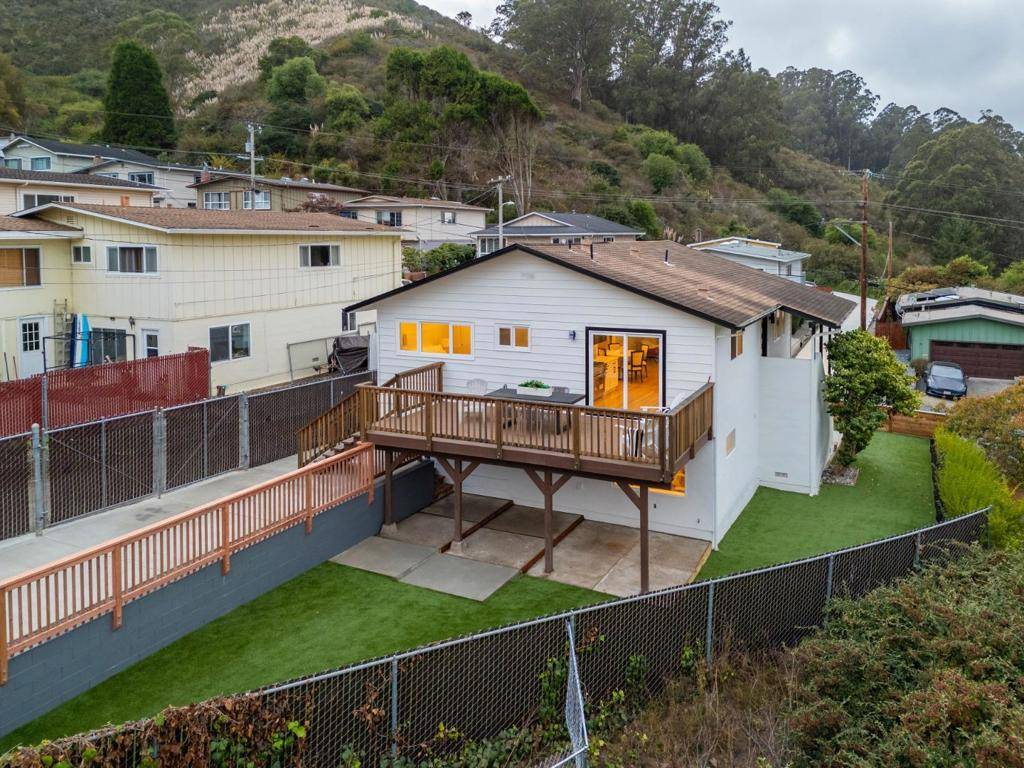 Pacifica, CA 94044,1508 Valdez WAY