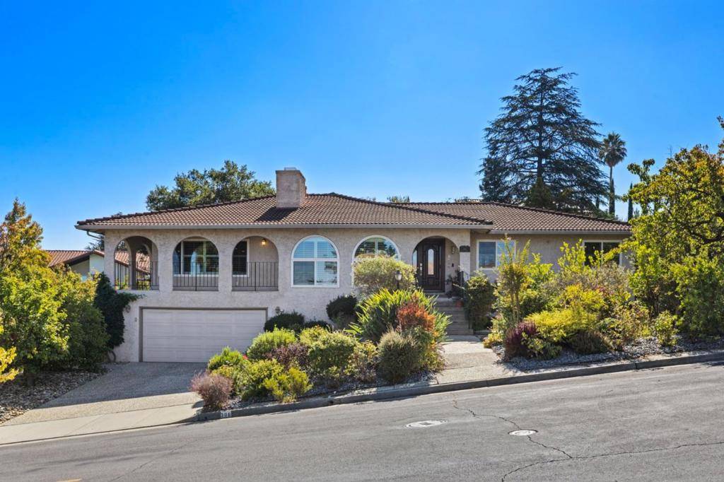 Los Gatos, CA 95032,306 Casitas Bulevar