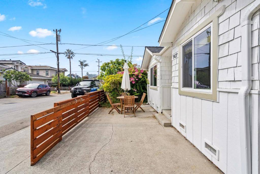 Santa Cruz, CA 95062,3427 Saint Deyns ST