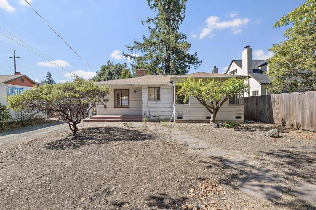 Palo Alto, CA 94301,121 Santa Rita AVE