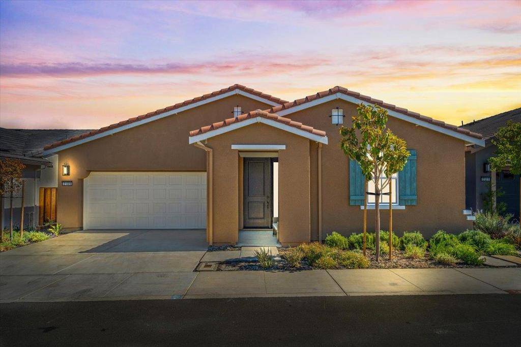 Hollister, CA 95023,2109 White Oak DR