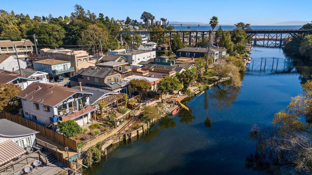 Capitola, CA 95010,427 Riverview AVE