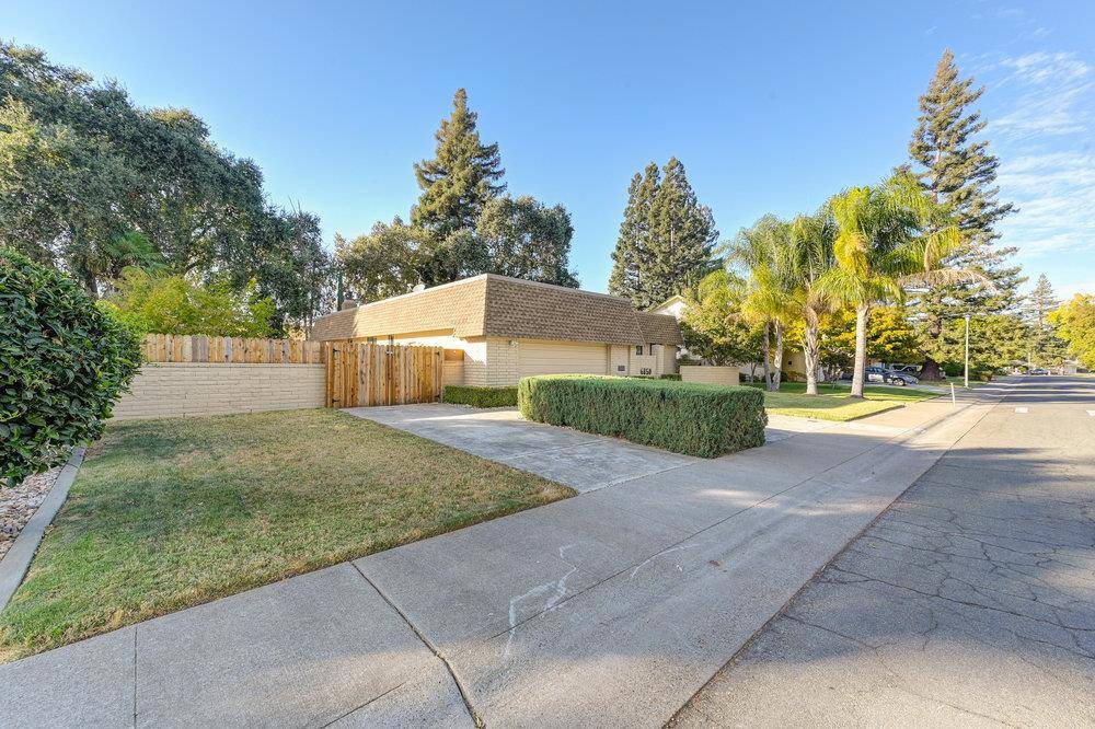 Sacramento, CA 95831,6850 Arabella WAY