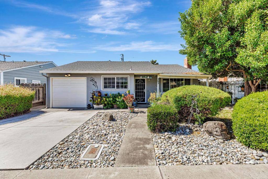 Hollister, CA 95023,263 Maple ST