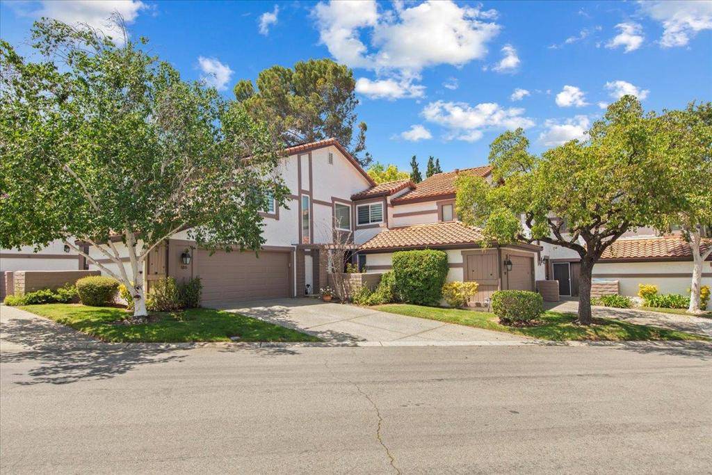 Los Gatos, CA 95032,105 Calle Nivel