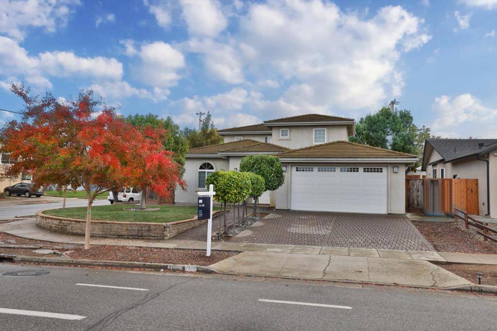 Cupertino, CA 95014,7510 Rainbow DR