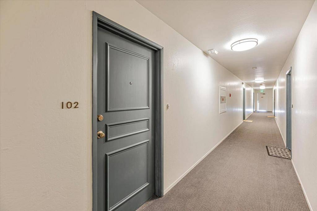 Burlingame, CA 94010,1515 Arc WAY #102