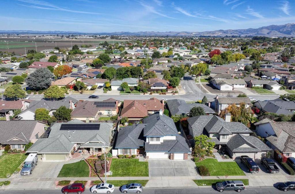 Salinas, CA 93901,1071 Kentfield DR