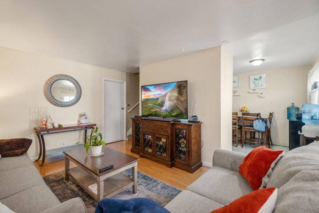 Santa Clara, CA 95054,930 Clyde AVE