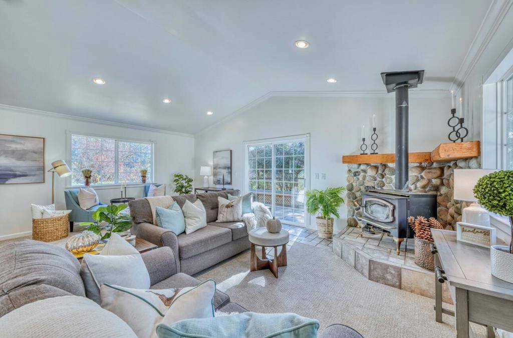 Prunedale, CA 93907,17209 McGuffie RD