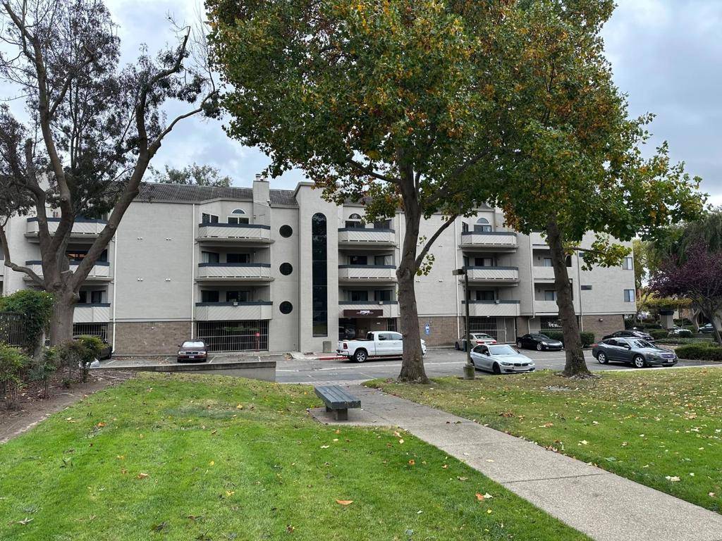 Hayward, CA 94545,25930 Kay AVE #308