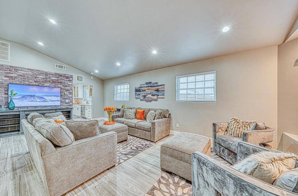 Moss Landing, CA 95039,7552 Sandholdt RD