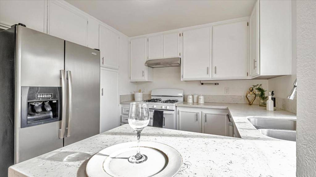 Temple City, CA 91780,5218 Village Circle DR #32