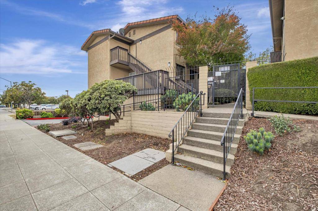 San Leandro, CA 94578,15067 Hesperian BLVD #11