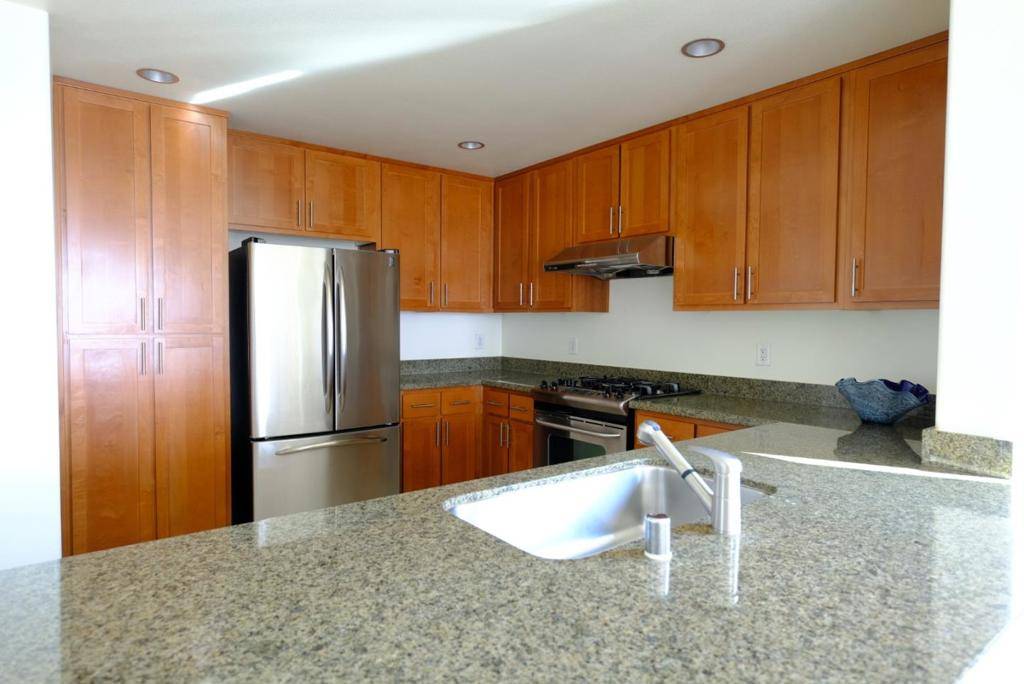 Oakland, CA 94607,423 7th ST #901