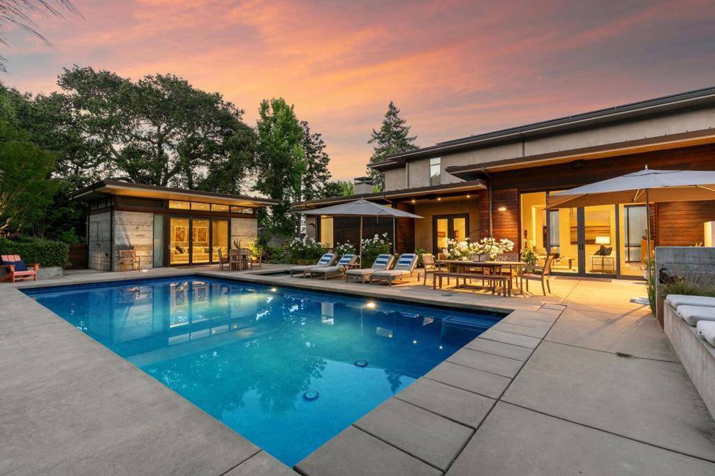 Hillsborough, CA 94010,2140 Forest View AVE