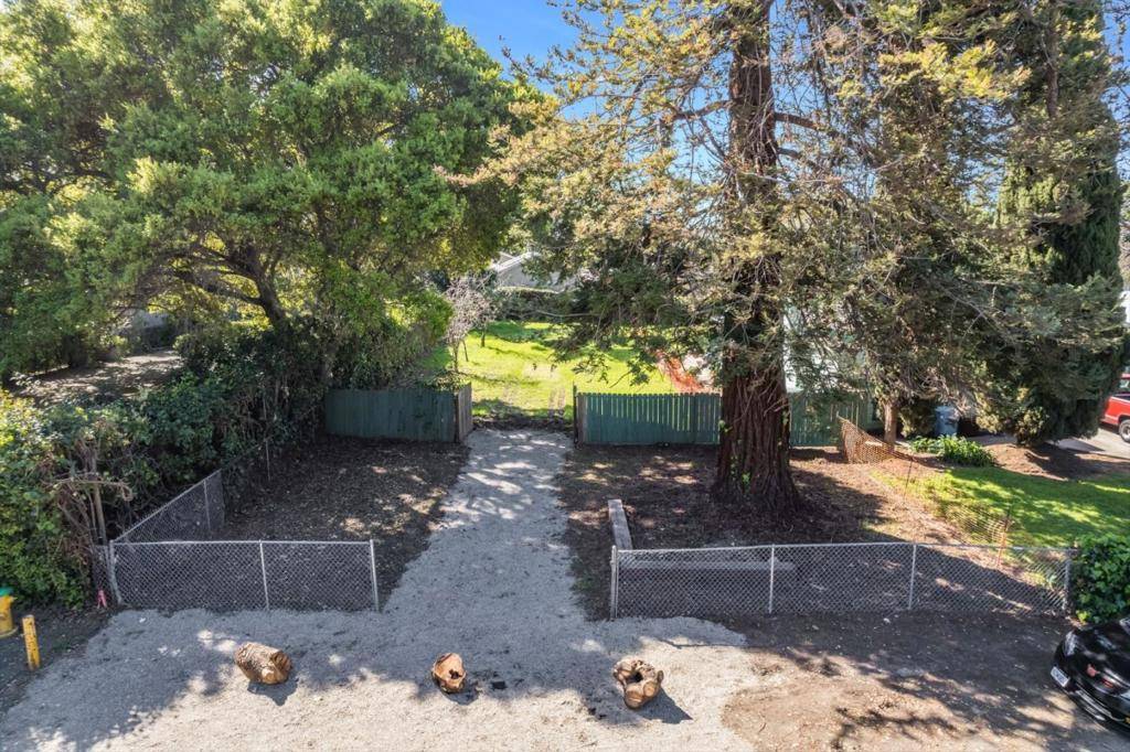 East Palo Alto, CA 94303,2389 Glen WAY