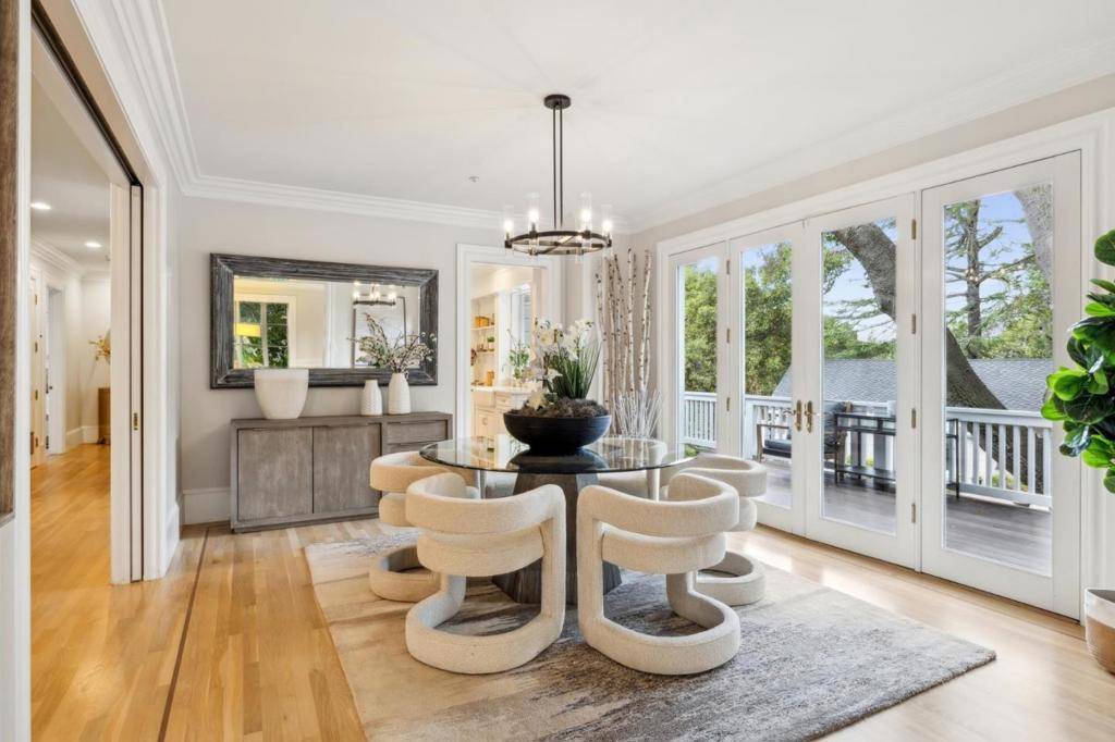 19050 Camino Barco Saratoga, CA 95070