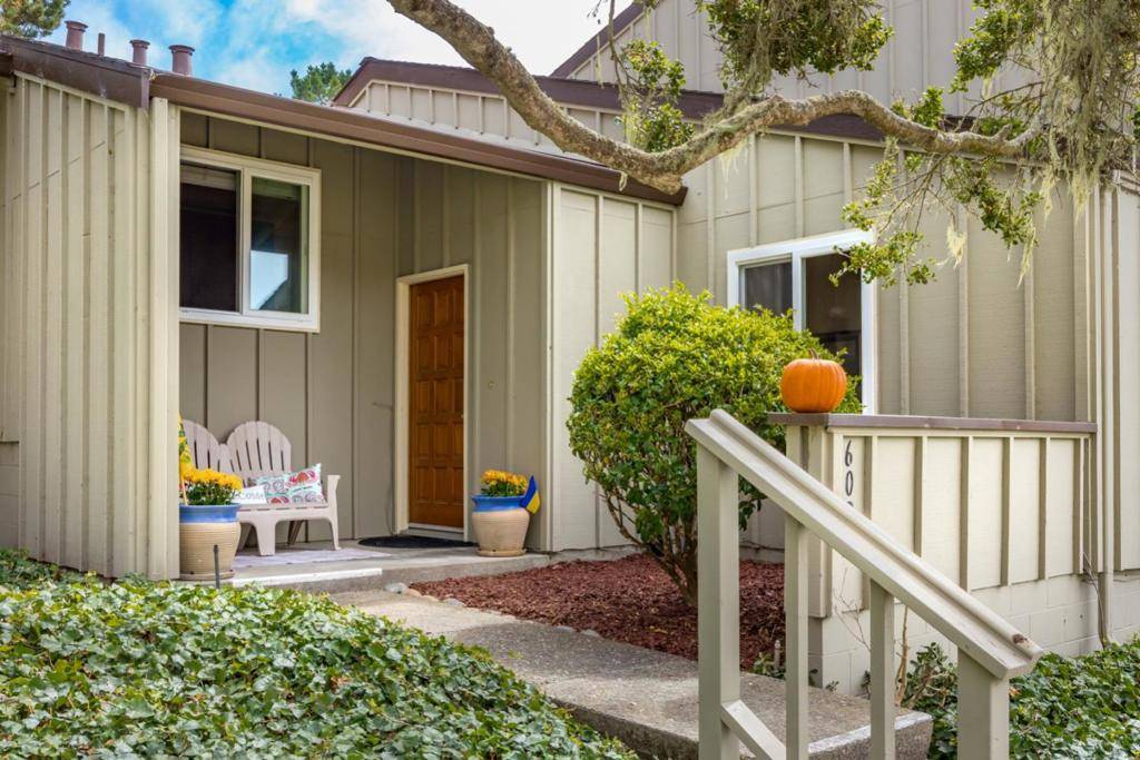 Pacific Grove, CA 93950,602 Acorn CT