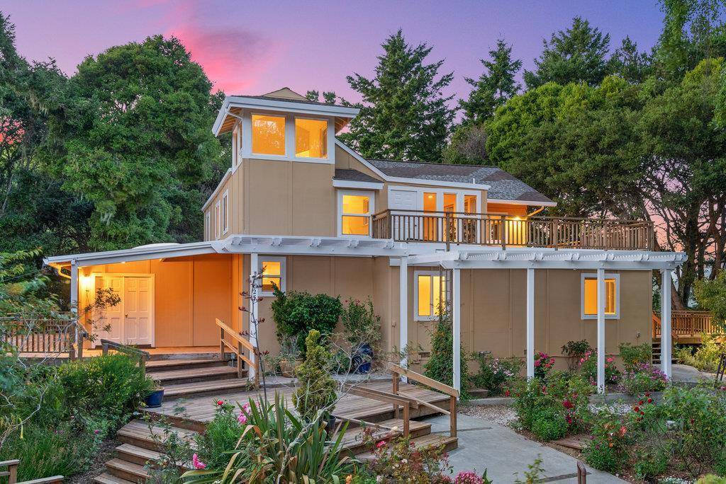 Aptos, CA 95003,825 Skyward DR