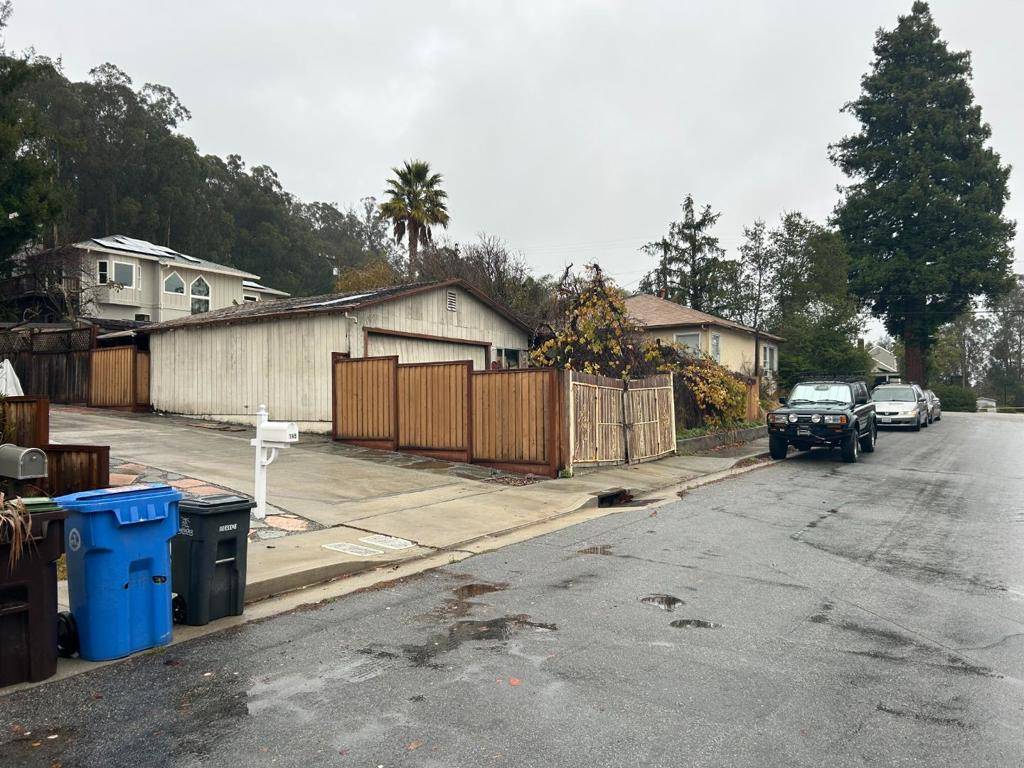 Santa Cruz, CA 95065,239 Elk ST