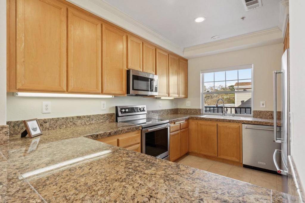 Novato, CA 94947,852 Diablo AVE #310
