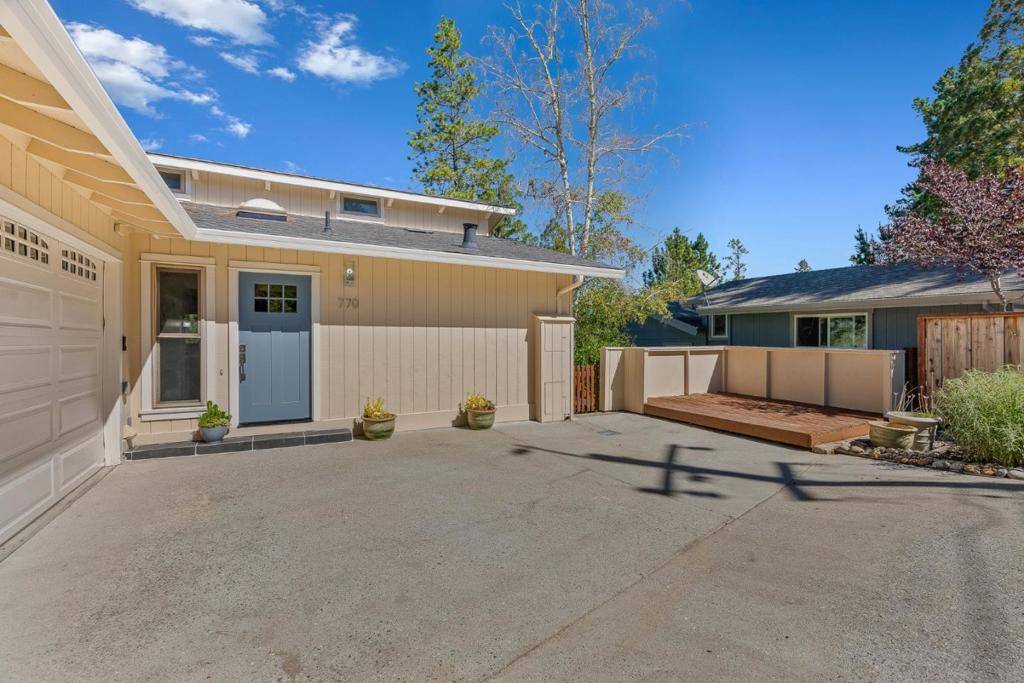 Scotts Valley, CA 95066,770 Pinecone DR