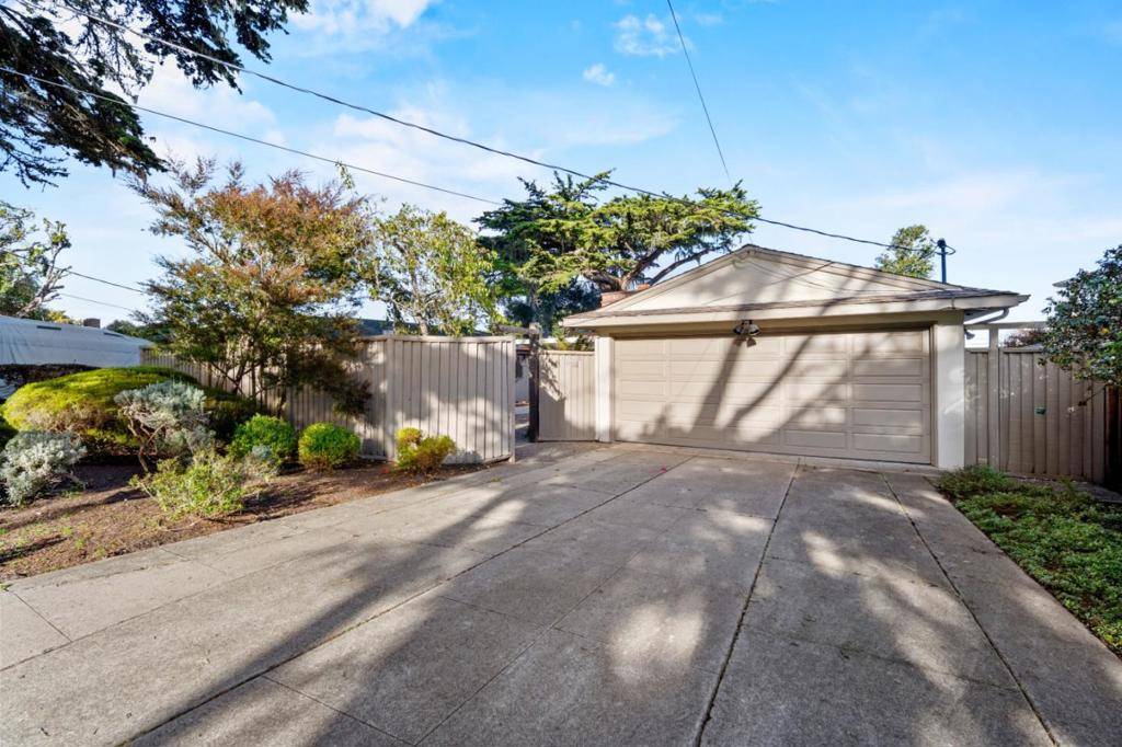 Pacific Grove, CA 93950,1118 Crest AVE
