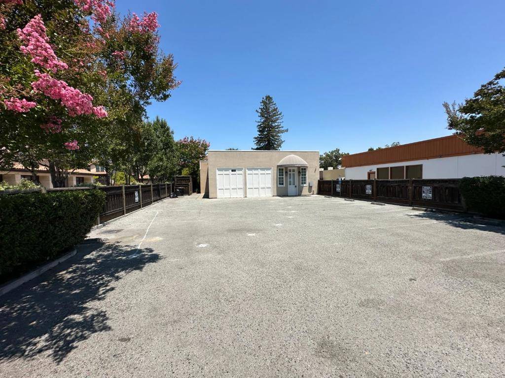 Menlo Park, CA 94025,1450 El Camino Real