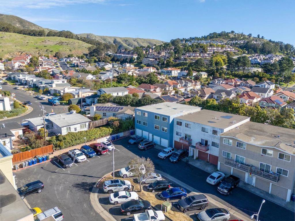 South San Francisco, CA 94080,396 Susie WAY