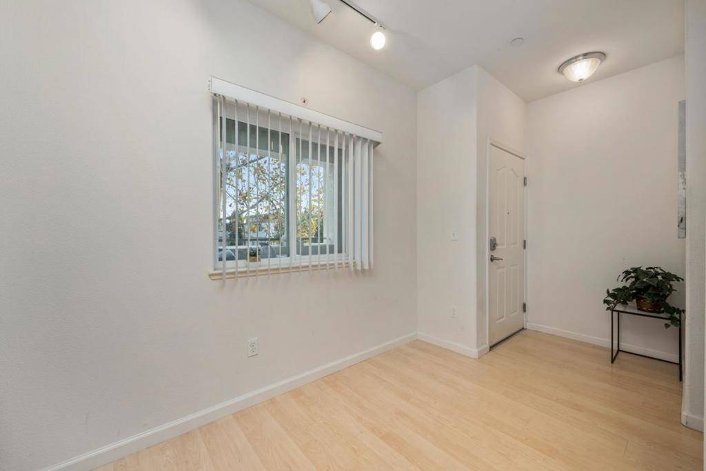 San Jose, CA 95128,1399 S Winchester BLVD #206