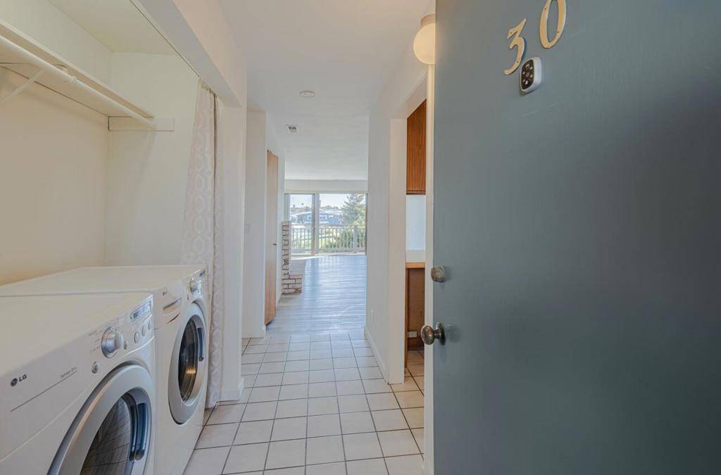 Salinas, CA 93905,174 Kern ST #30