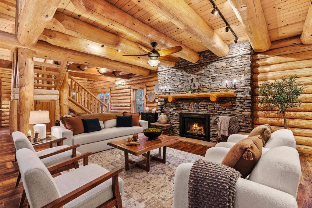 Mount Hermon, CA 95041,44 Pine AVE
