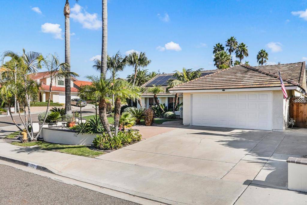 Carlsbad, CA 92009,7912 El Astillero PL