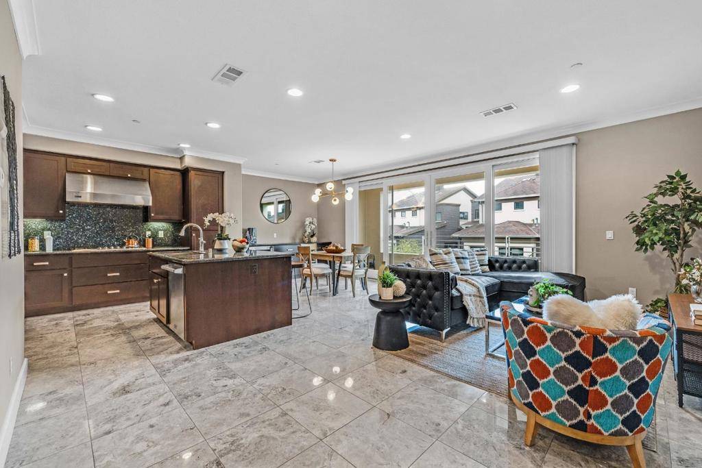 San Francisco, CA 94132,138 Summit WAY