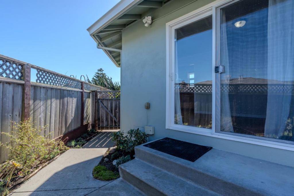 South San Francisco, CA 94080,206 Carmelo LN