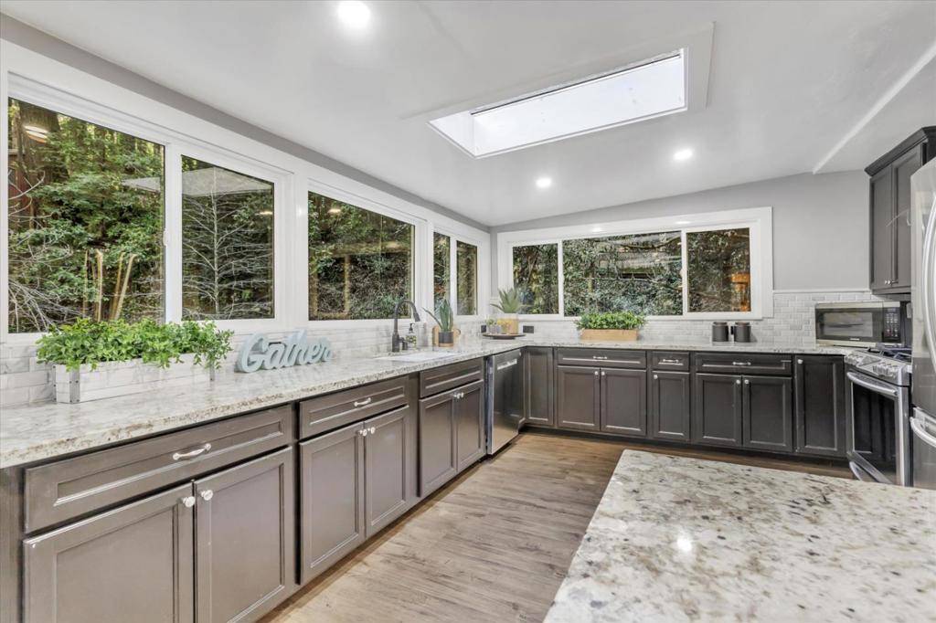 Boulder Creek, CA 95006,560 River DR