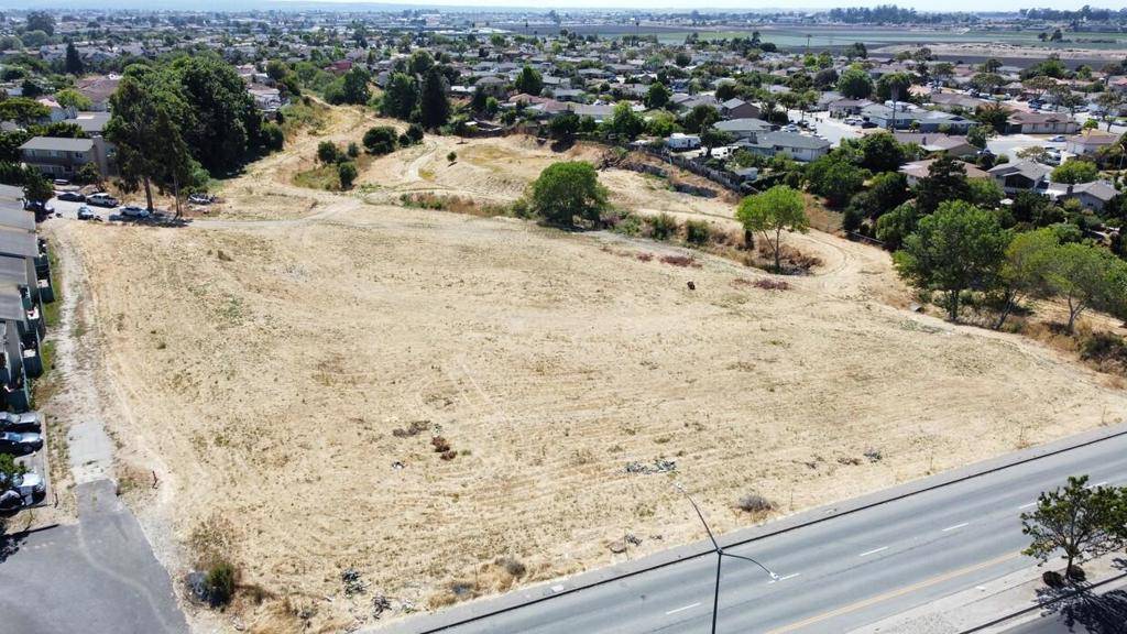 Salinas, CA 93905,11 Hill CIR