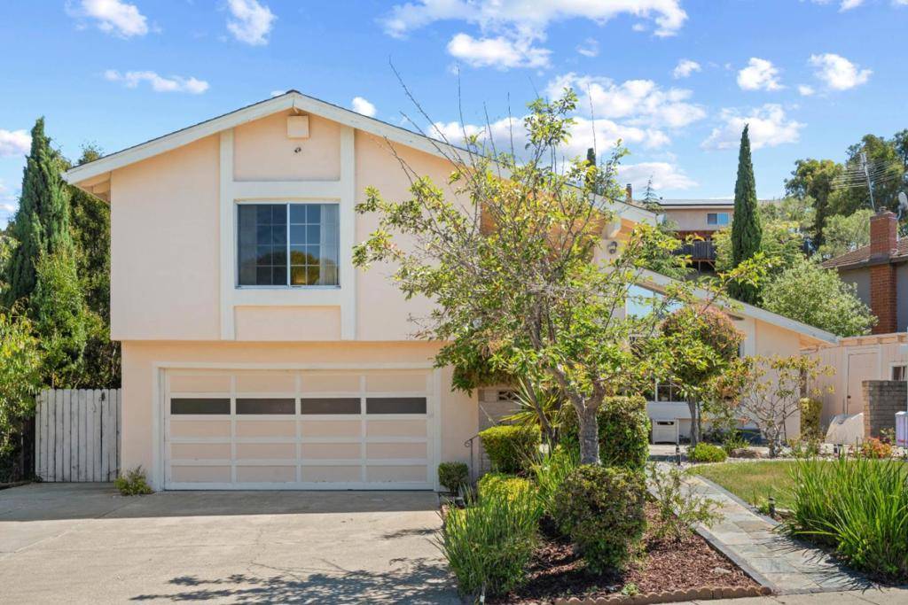 Hayward, CA 94542,3524 Pinewood DR