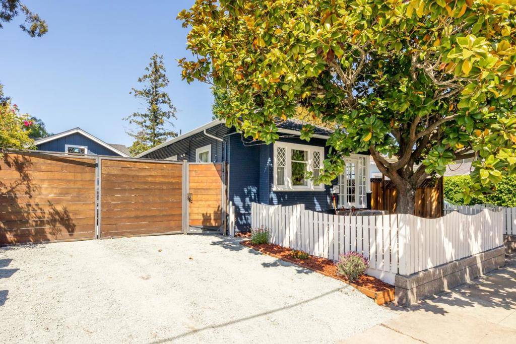 Santa Cruz, CA 95060,1124 Laurel ST