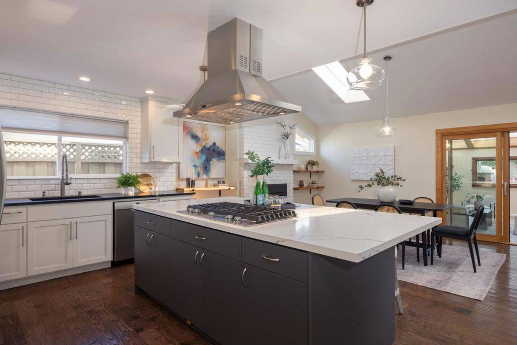 Moss Beach, CA 94038,121 Arbor LN