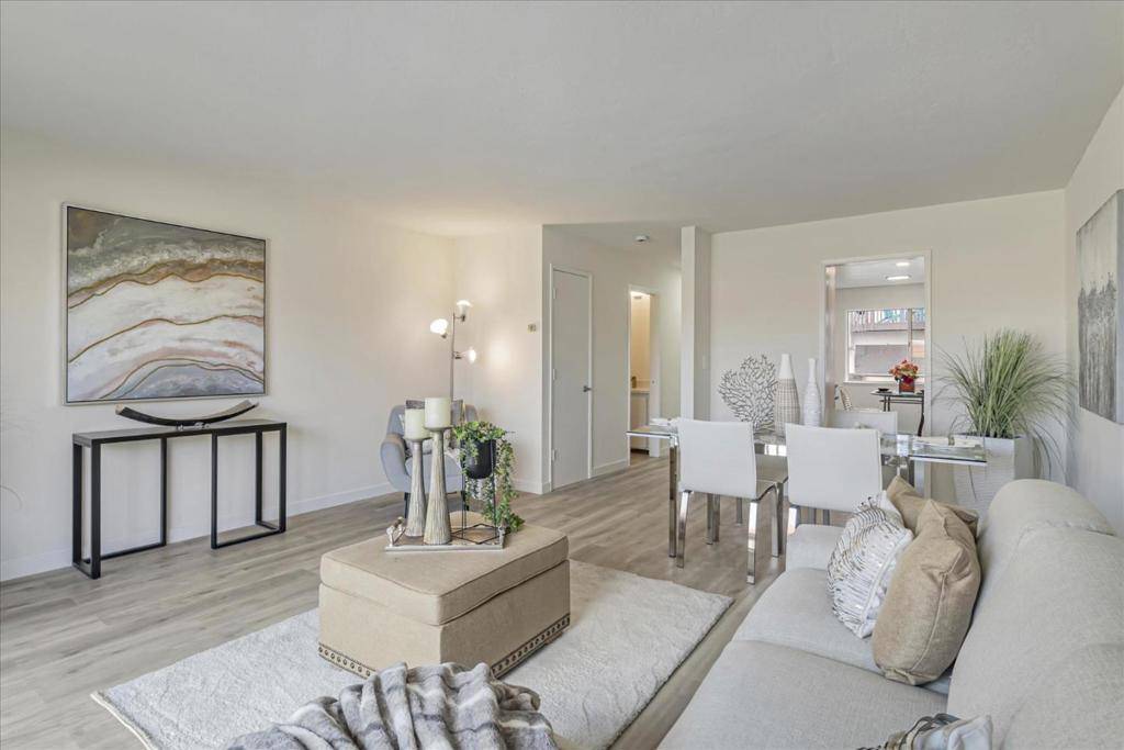 Redwood City, CA 94061,4074 Farm Hill BLVD #2