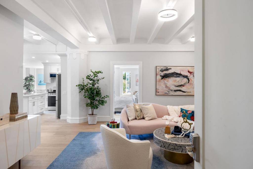 Oakland, CA 94612,244 Lakeside DR #101