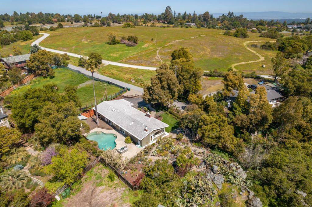 Woodside, CA 94062,160 Alta Mesa RD